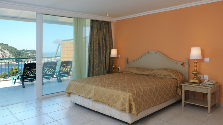 CNic Paleo ArtNouveau Hotel